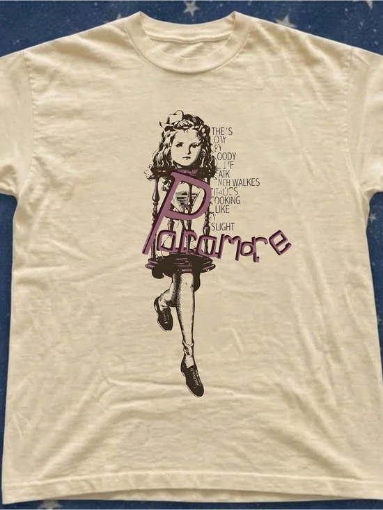 Gildan Other - Gildan Cream Tee with Purple 'Paramore' Graphic